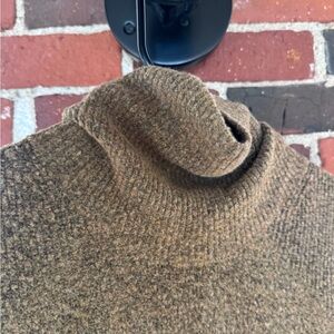 White House Black Market Men's Brown Turtleneck Sweater